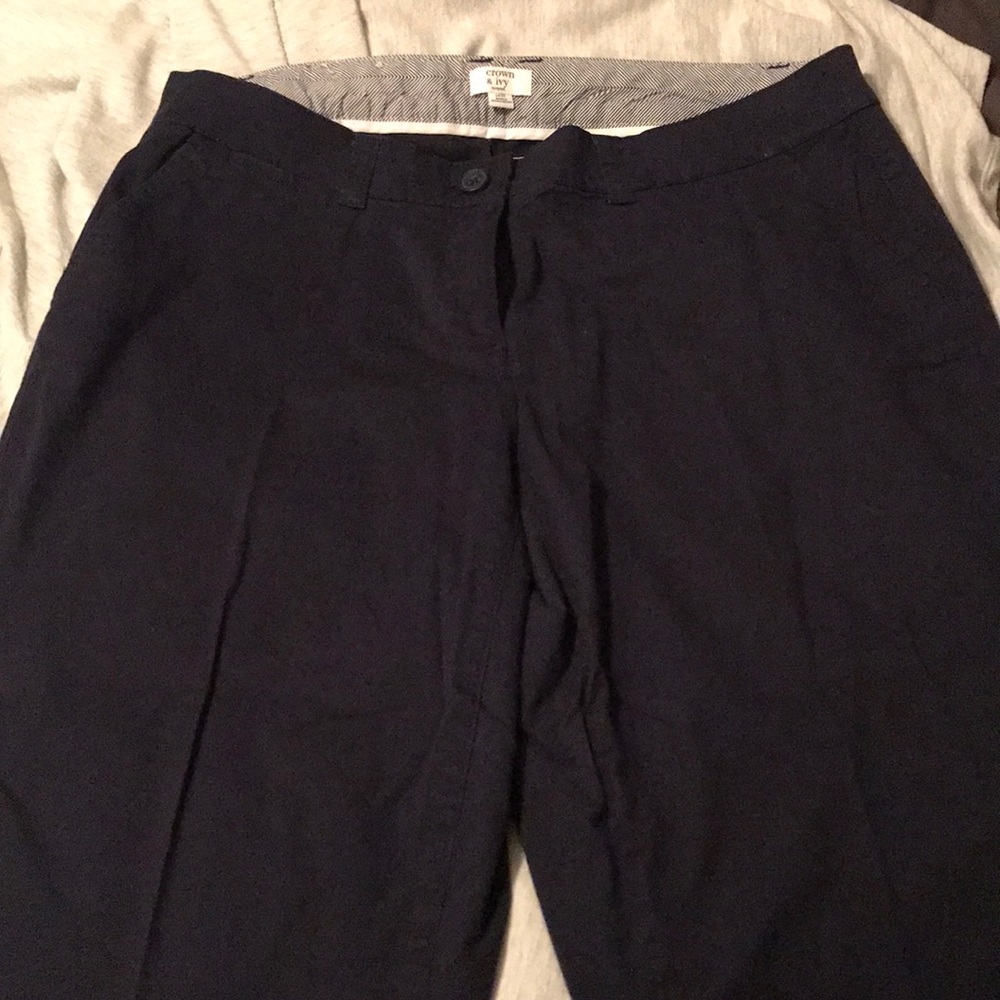 Crown & Ivy capris!